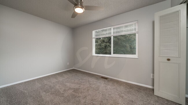 Building Photo - Great Home in Colorado Springs with 2 Car Garage