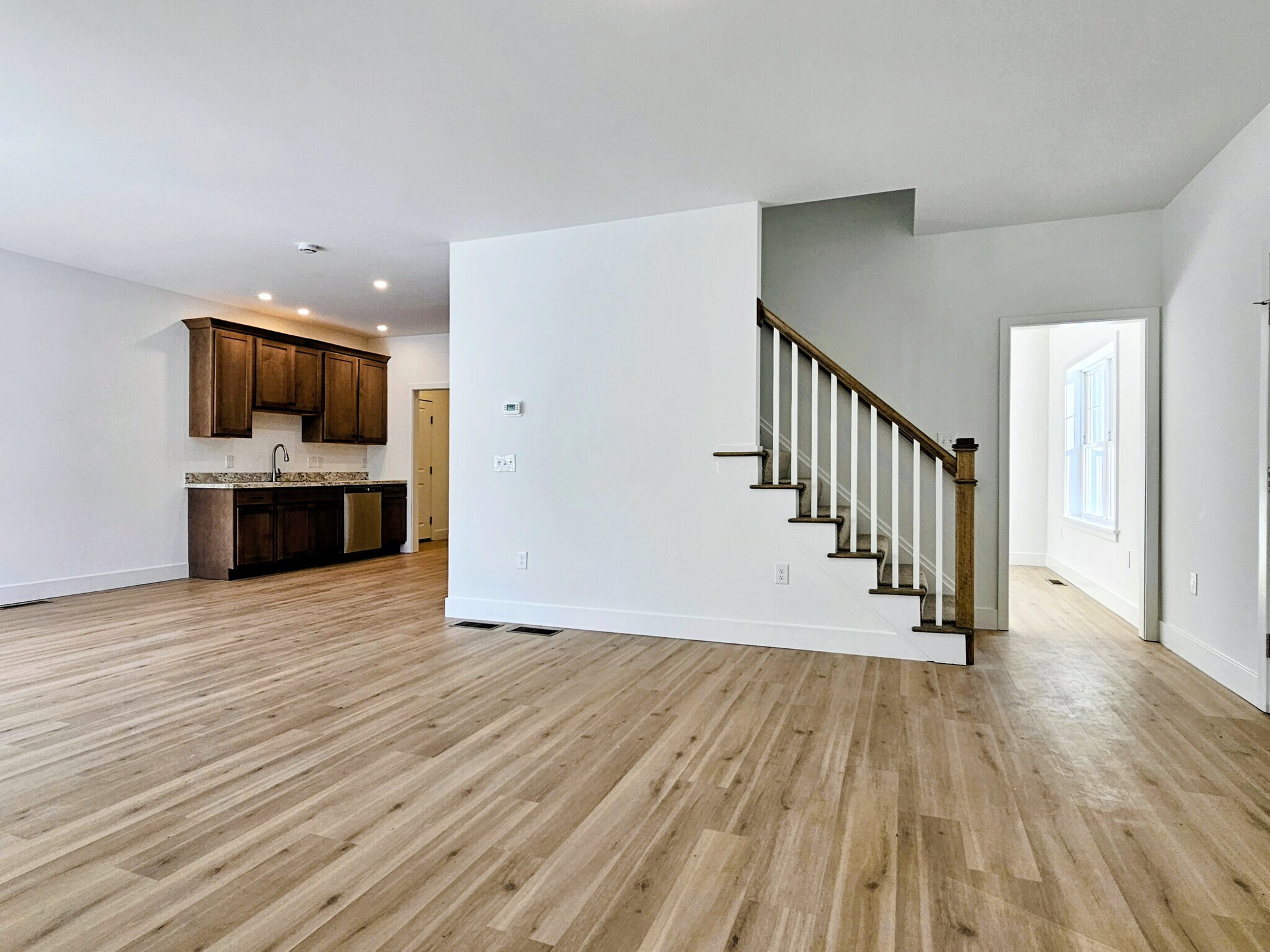 Building Photo - 394 Hensley St