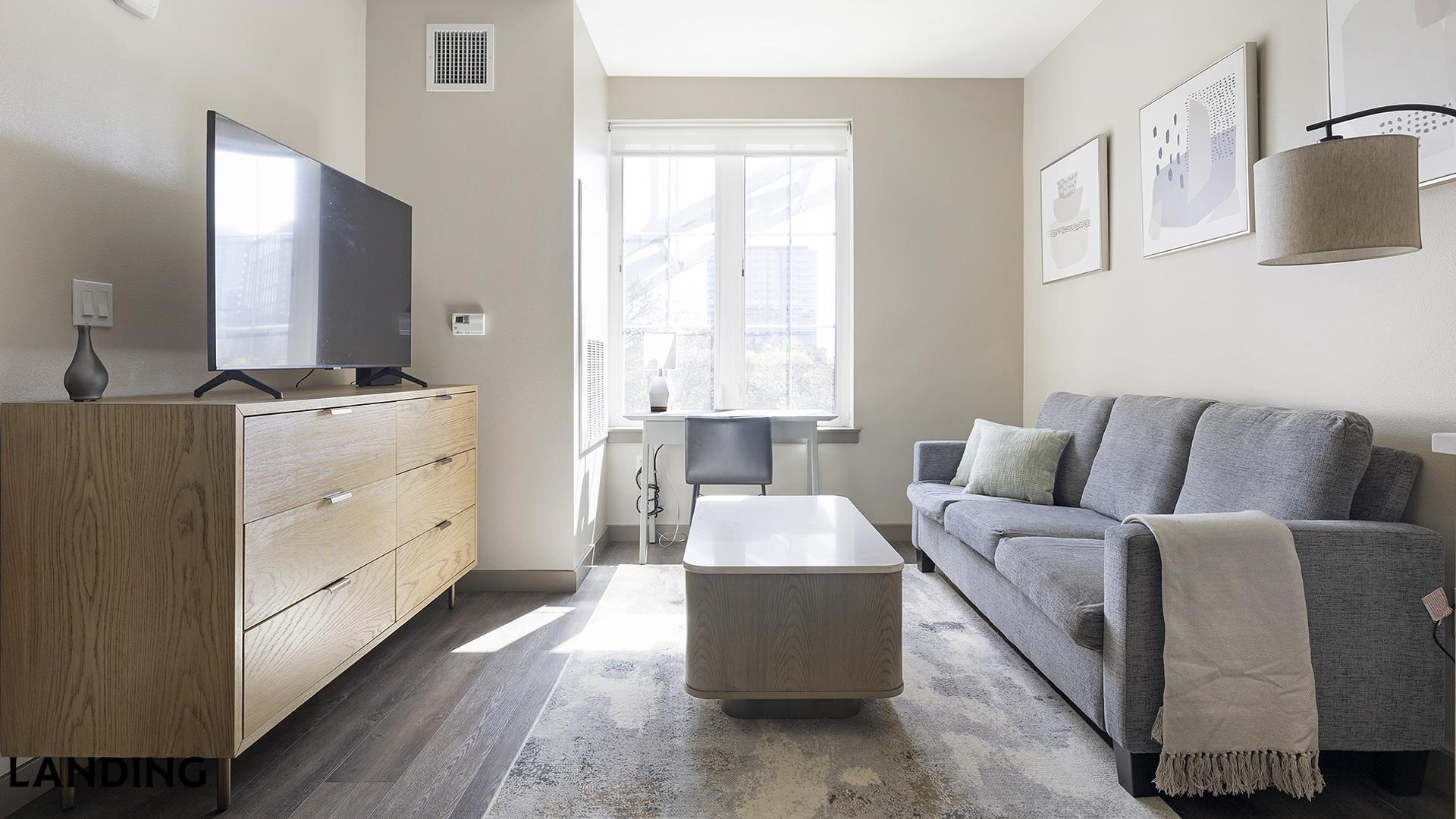 Building Photo - 1850 NW Front Ave