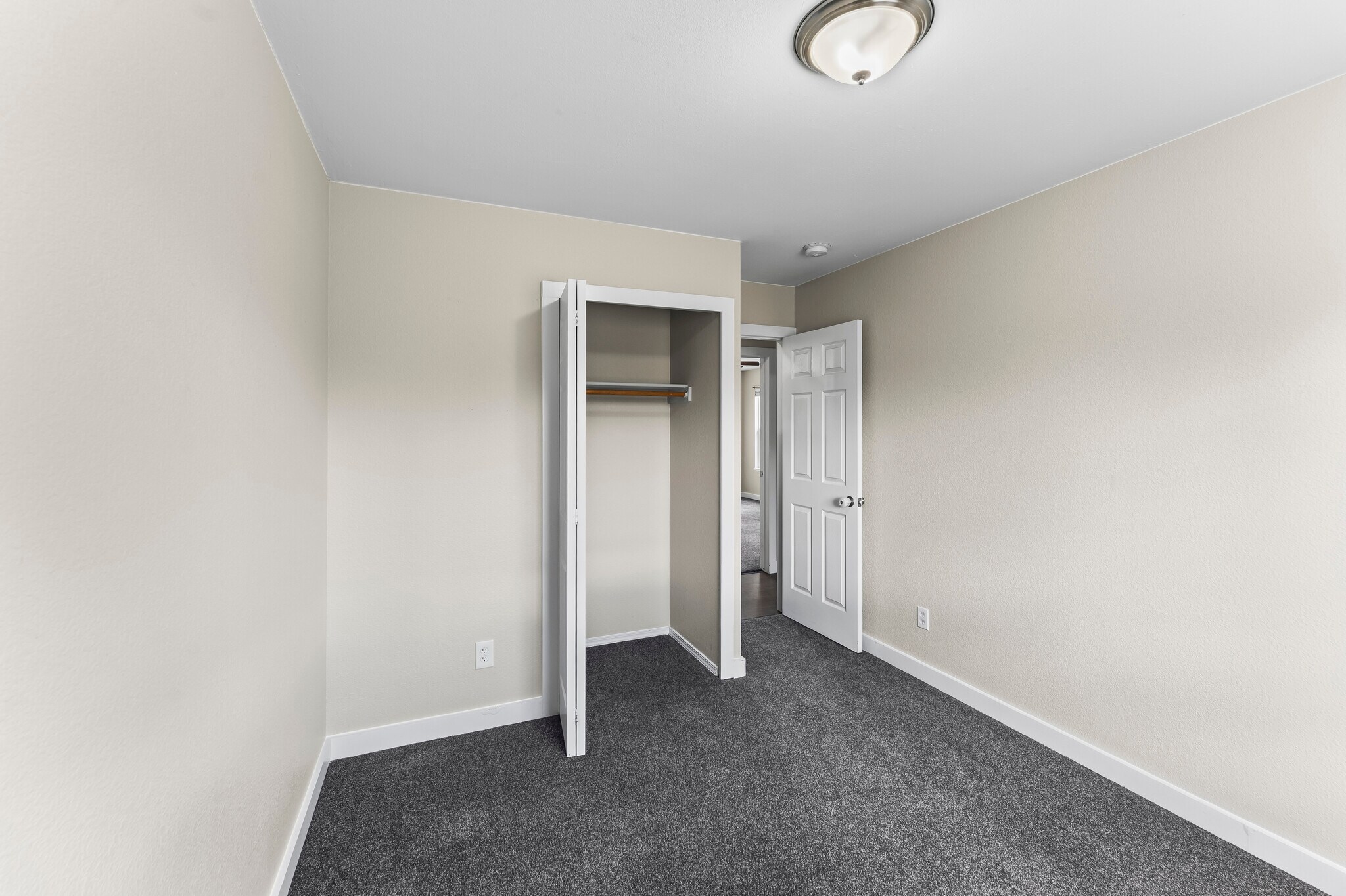 Building Photo - 2155 Woodsong Way
