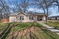 Building Photo - 117 Lost Oaks Dr