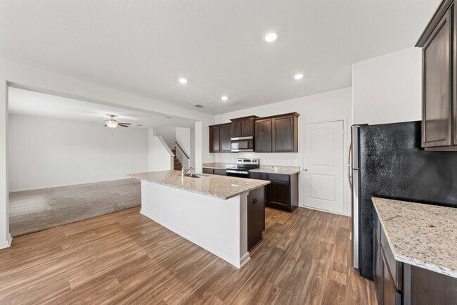 Building Photo - Spacious 4-Bed Home with Island Kitchen & Fenced Yard in Converse – 2,205 Sq Ft!