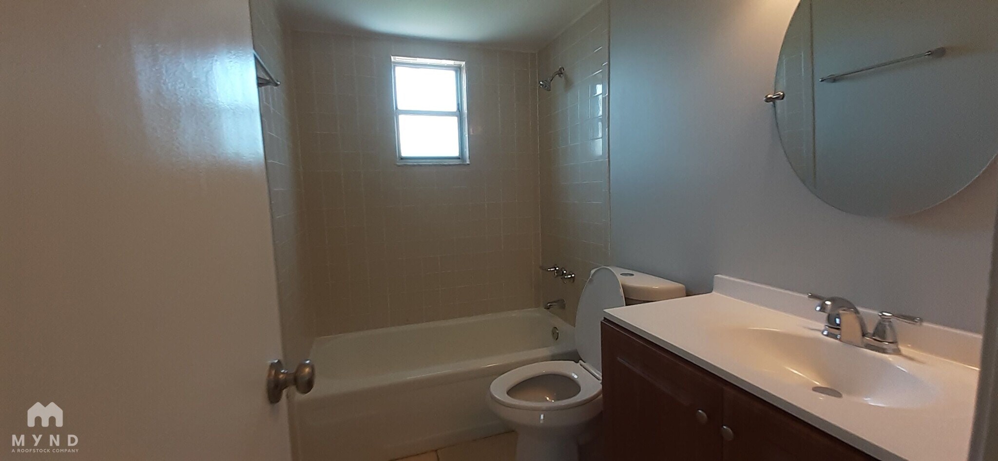 Building Photo - 628 Royal Palm Dr