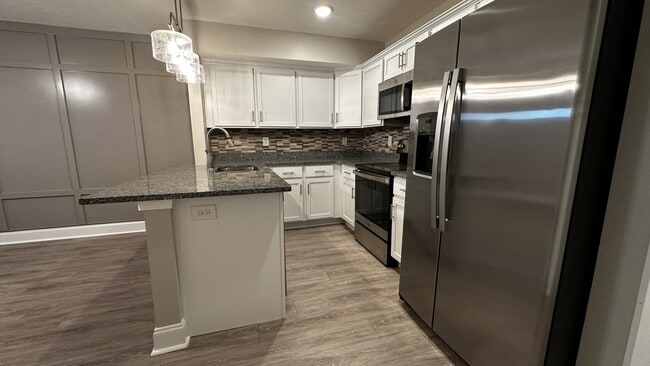 Building Photo - 1000 Henry Pl Blvd