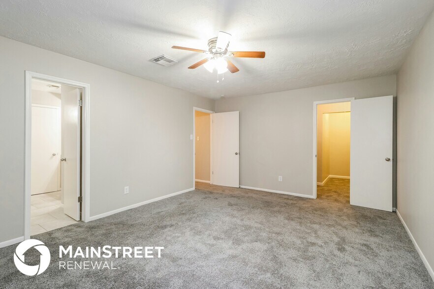 Building Photo - 647 Mosswood Dr
