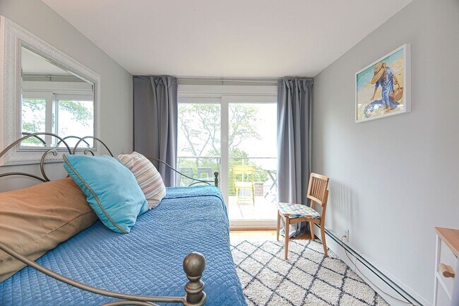 Building Photo - Granite Pier