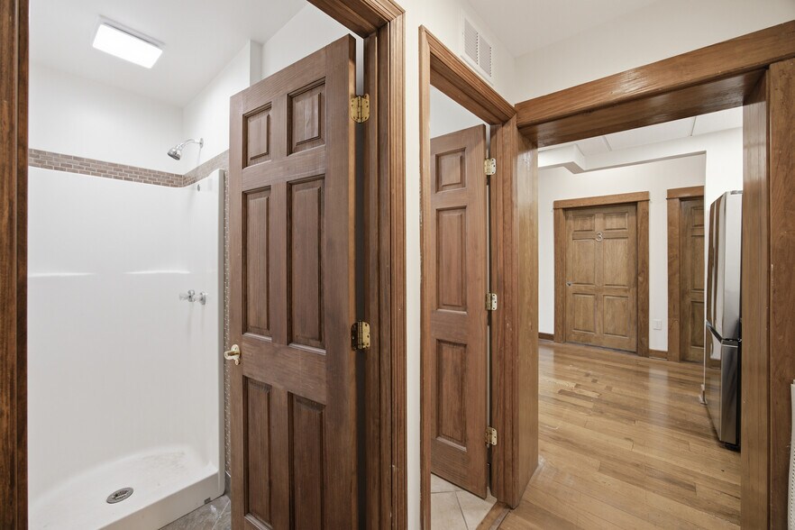 Building Photo - 823 McCallie Ave