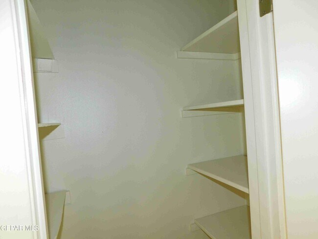 Building Photo - 225 3 Rivers Dr