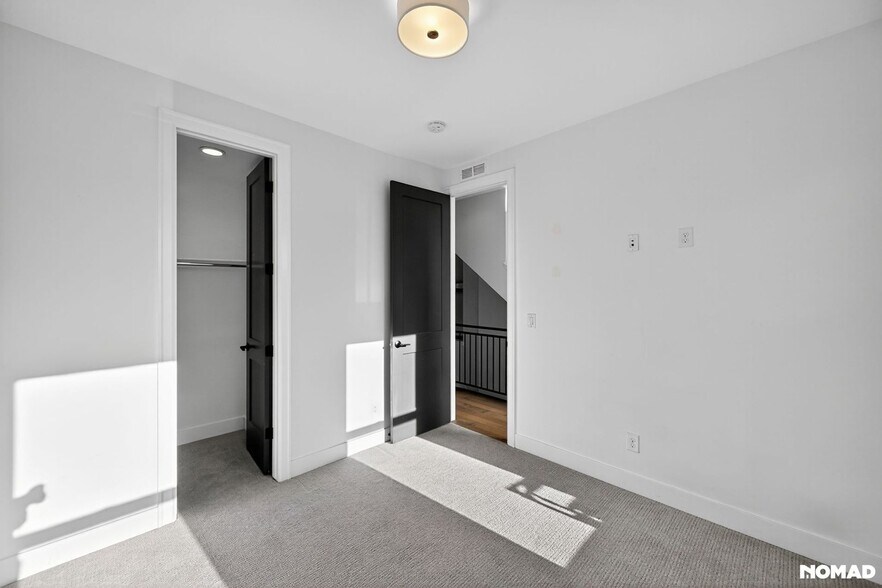 Building Photo - 2321 Stout St