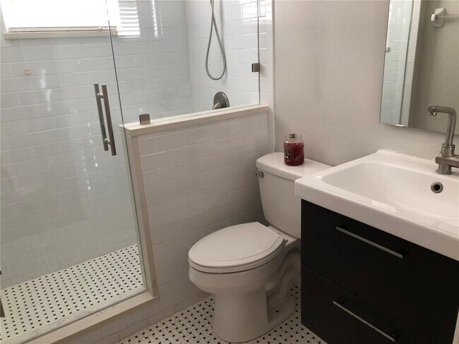 Building Photo - 12462 Westfield Lakes Cir