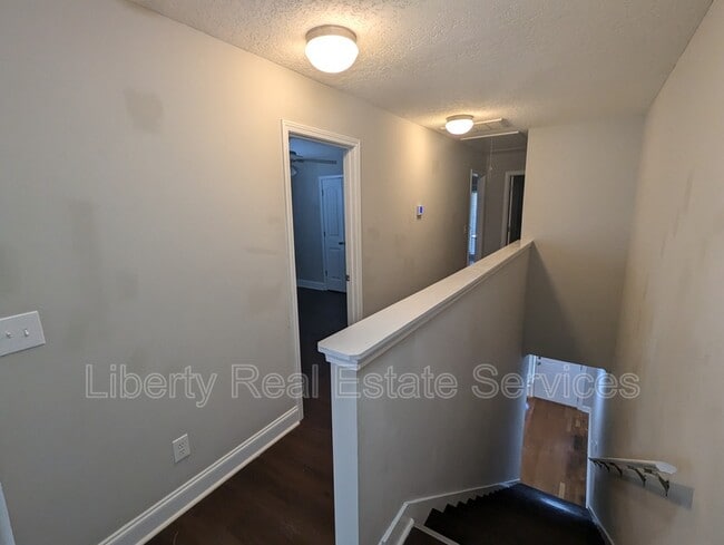Building Photo - 407 Bradwell St
