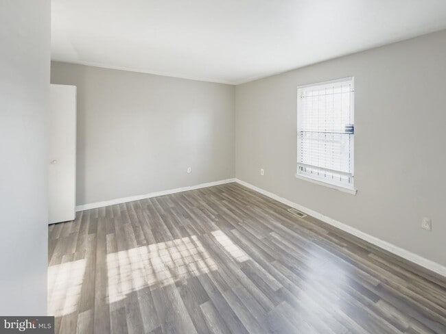 Building Photo - 1616 W Diamond St