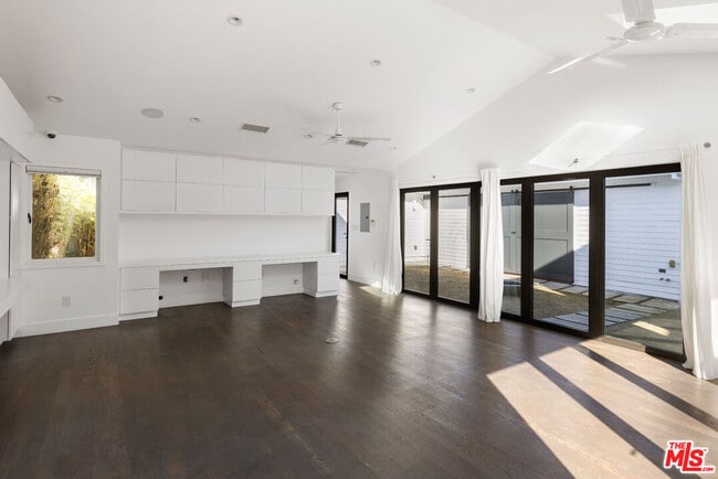 Building Photo - 4525 Melbourne Ave