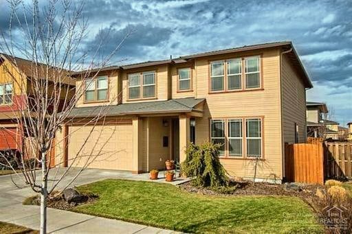 Building Photo - NE House Pet Friendly, 4 Bdrm, 2.5 Bath, Bonus Room, Office, Gas Heat/fireplace, A/C