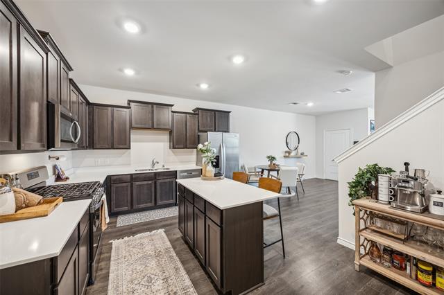 Building Photo - 2141 Buffalo Hill Dr