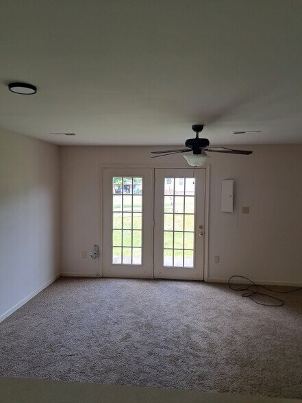 Building Photo - 719 1st St