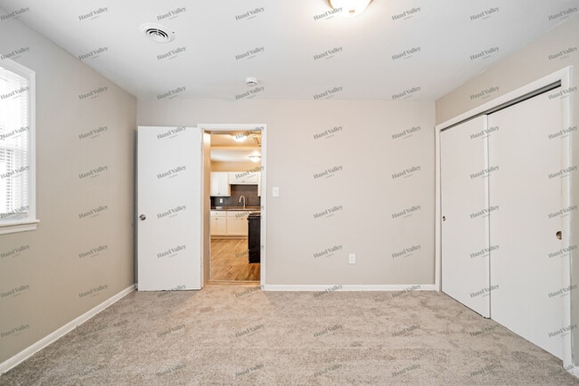 Building Photo - 94 Florence Ave