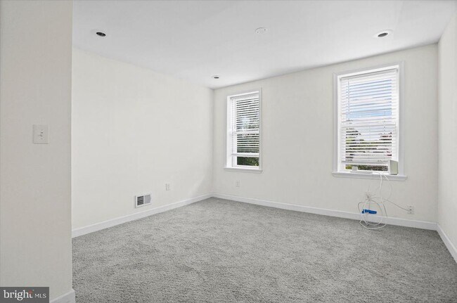 Building Photo - 609 McKewin Ave