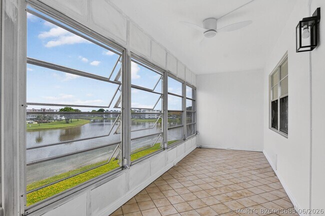 Building Photo - 3045 Cornwall C