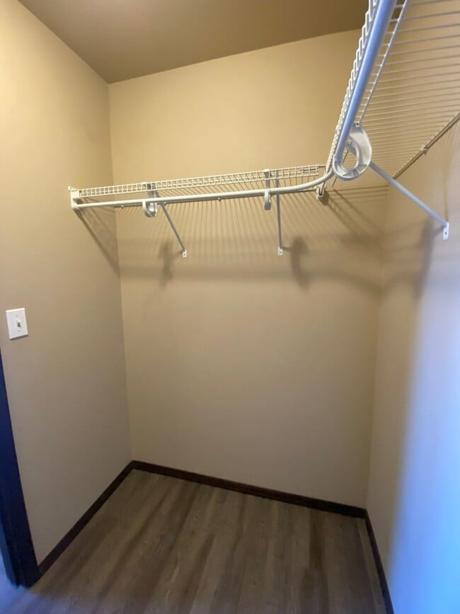 Building Photo - 2100 N Chestnut St