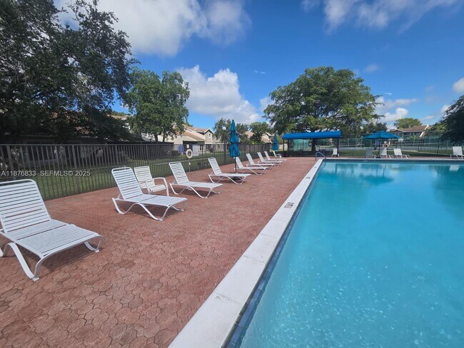 Building Photo - 15798 Woodgate Ct