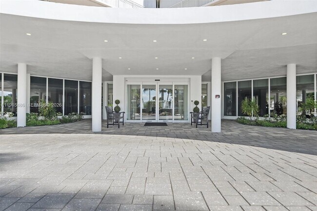 Building Photo - 3546 S Ocean Blvd