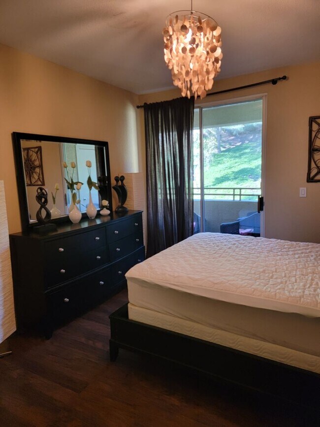 Building Photo - FURNISHED  1 bed/ 1 bath updated home in Aliso Viejo w/Fireplace