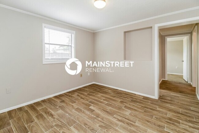 Building Photo - 3 Bedroom Pet-Friendly Home in Longwood, F...