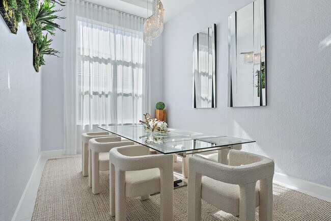 Building Photo - 8988 Lakes Blvd