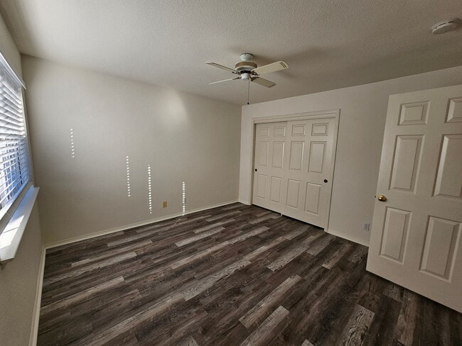 Building Photo - 231 Rosita St