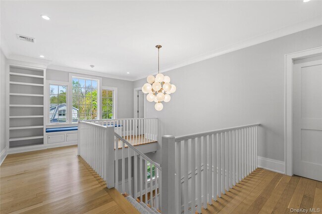 Building Photo - 25 Hunt Pl