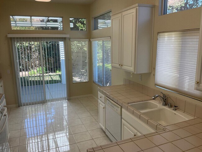 Building Photo - Gorgeous Summerset Duet in Gated 55+ Community