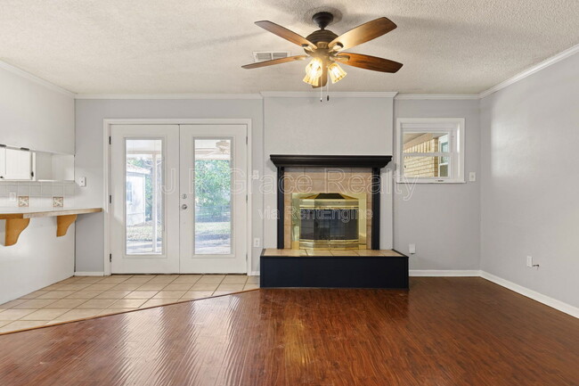 Building Photo - 8806 Fox Hollow Dr