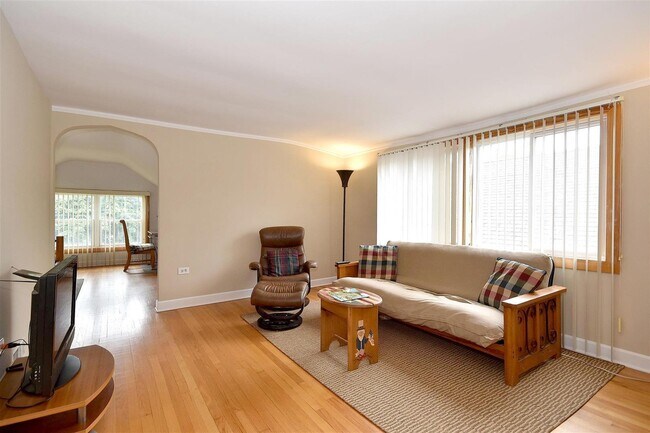 Large Living Room - 4044 N Mango Ave