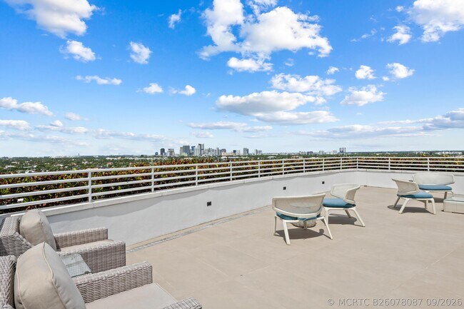 Building Photo - 435 Bayshore Dr