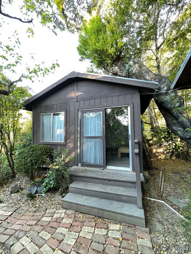 Building Photo - Beautiful Novato Home – 3BR/2BA, 2-Car Garage, Ample Storage & Quiet Street