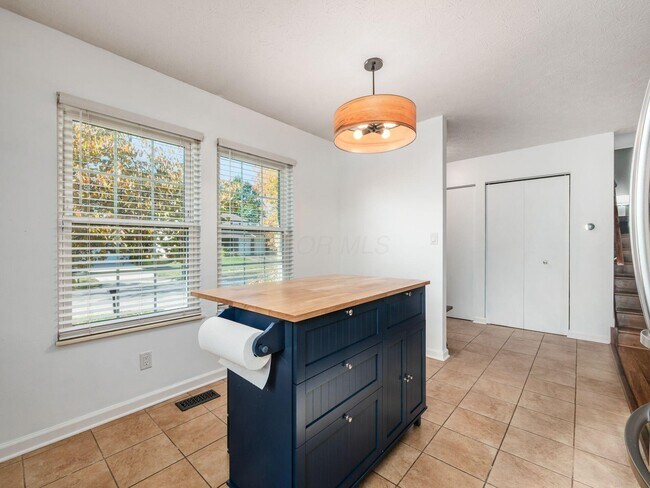 Building Photo - 8346 Seabright Dr