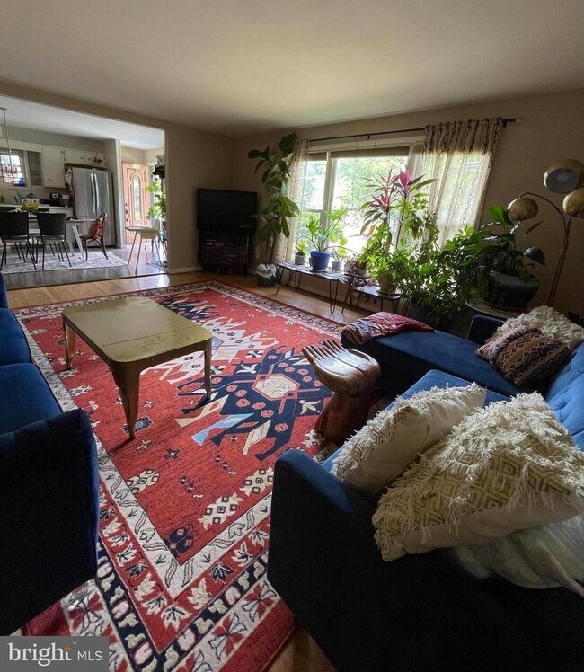 Building Photo - 107 Oak Terrace