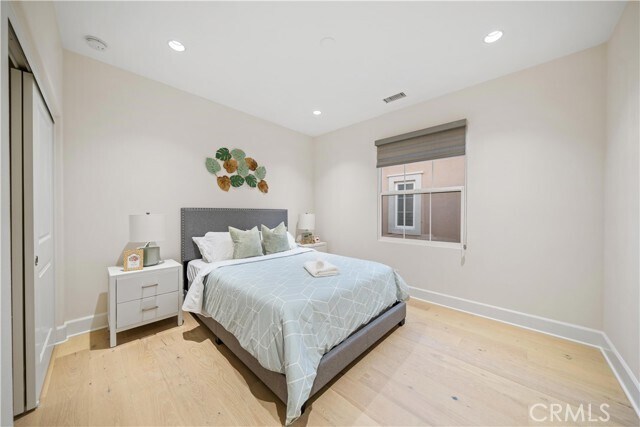 Building Photo - 102 Crimson Oak