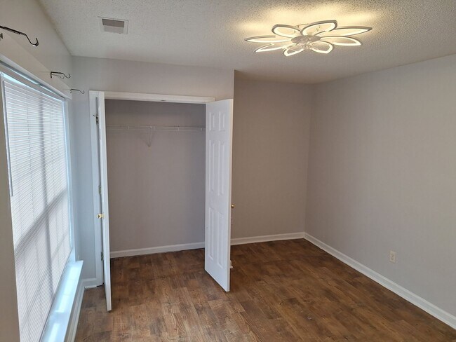 Building Photo - Wonderful Four Bedroom Home Located in Northeast Columbia!