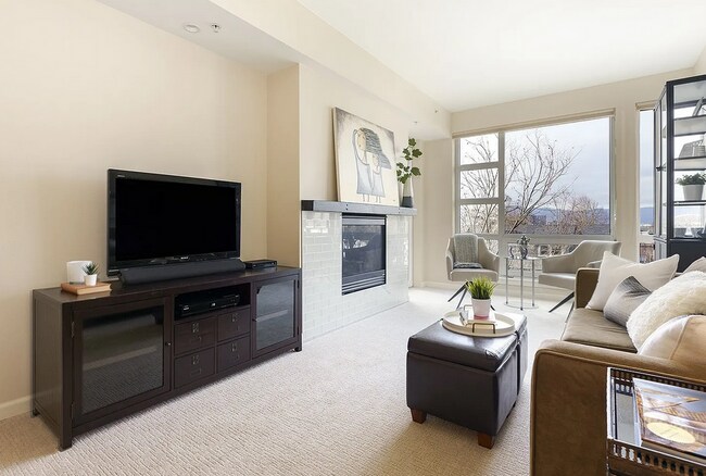 Living Room - 1620 NE Broadway St