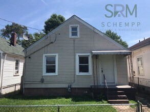 Building Photo - 2 bedroom home in South Louisville now available!