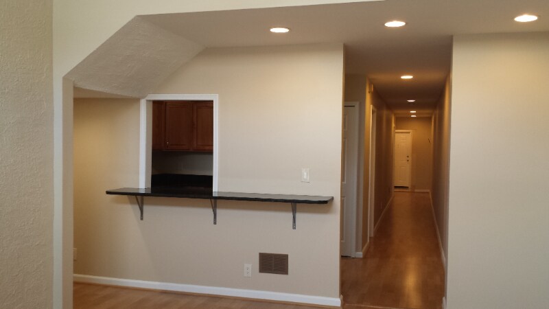 Building Photo - 430 N Washington