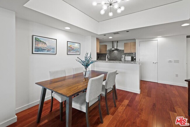 Building Photo - 13650 Marina Pointe Dr