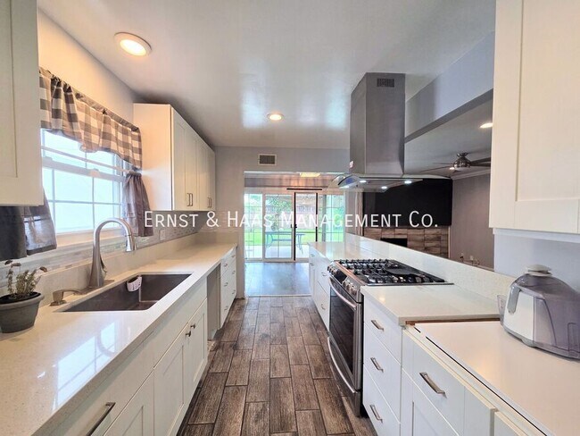 Building Photo - 8131 San Mateo Cir