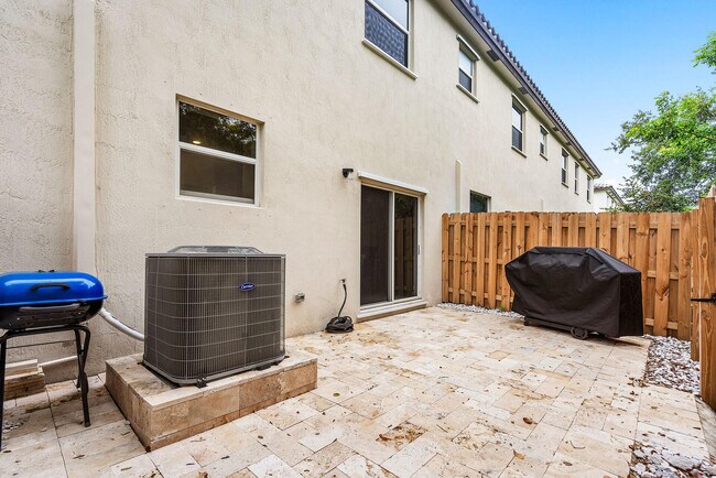 Building Photo - 2781 NW 55th Way