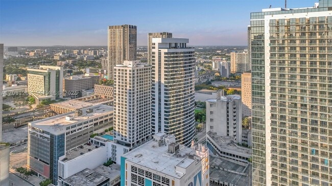 Building Photo - 225 N Miami Ave