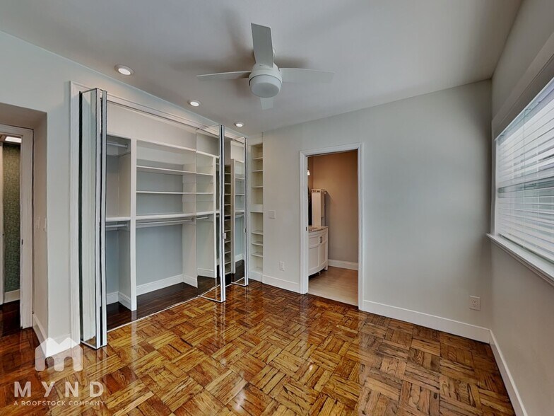 Building Photo - 3404 Leslie Dr