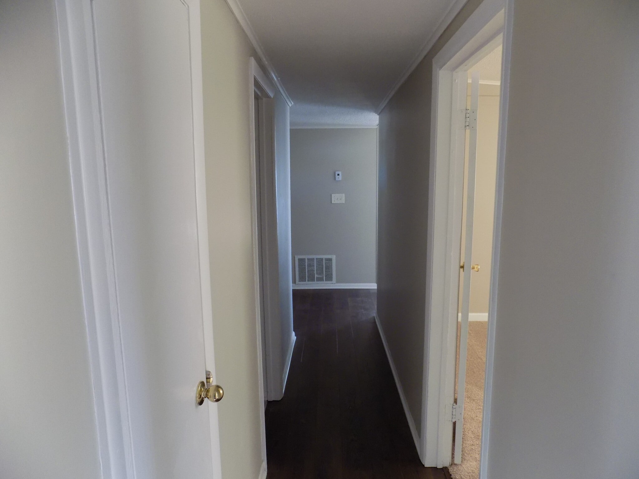 Building Photo - 2505 Maplewood Dr