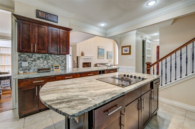 Building Photo - 2527 Potomac Dr